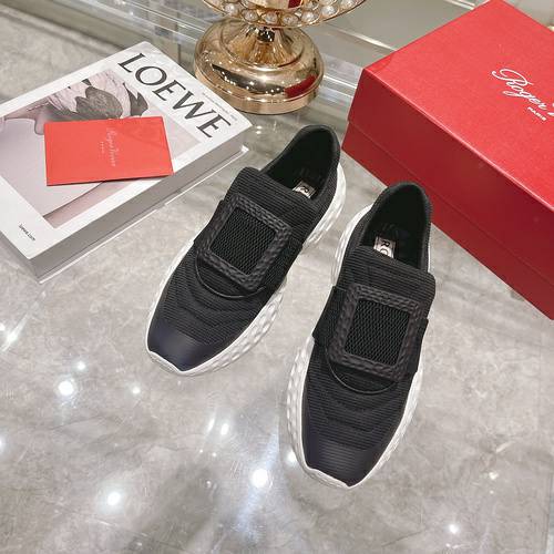 Picture of Roger Vivier Shoes Women _SKUfw106533573fw